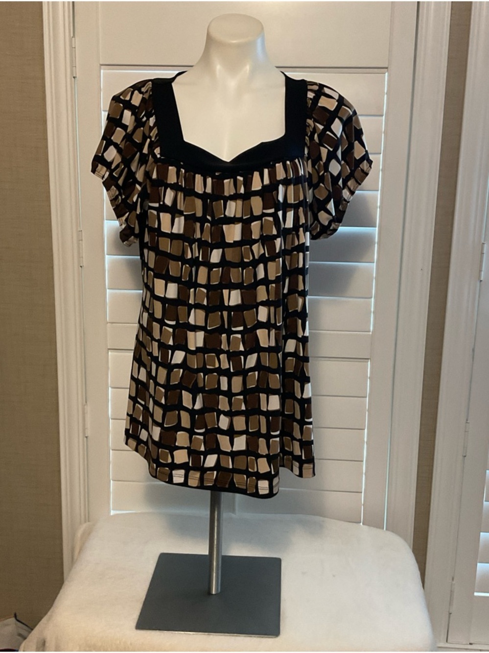Women’s Black, Brown & Cream Square-Neck Short Sleeve Blouse